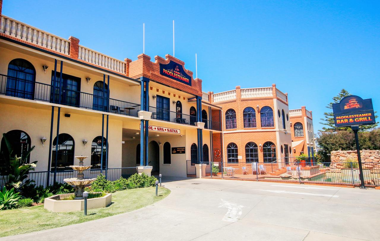 South Albury NSW Accommodation Main Beach