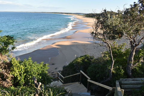Neptune I Absolute Beachfront I Stunning Views - Accommodation Main Beach 37