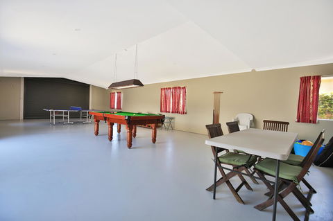 Neptune I Absolute Beachfront I Stunning Views - Accommodation Main Beach 22