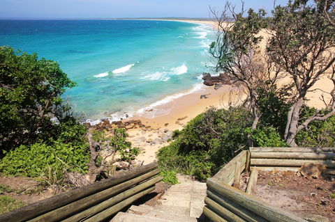 Neptune I Absolute Beachfront I Stunning Views - Accommodation Main Beach 33