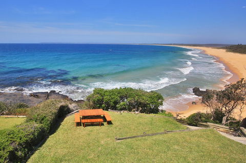 Neptune I Absolute Beachfront I Stunning Views - Accommodation Main Beach 29
