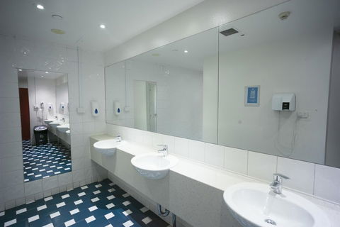 YHA Sydney Central - Accommodation Main Beach 11