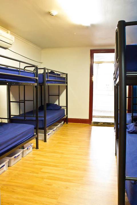 Mad Monkey Kings Cross - Accommodation Main Beach 22