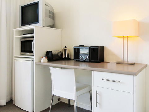 Oaks Nelson Bay Lure Suites - Accommodation Main Beach 12