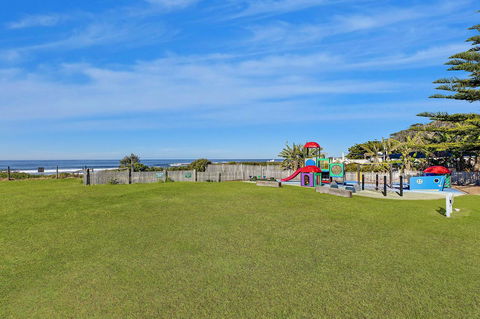 Blue Lagoon Beach Resort - Accommodation Main Beach 12