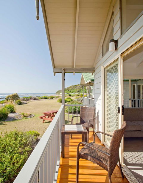 Blue Lagoon Beach Resort - Accommodation Main Beach 30