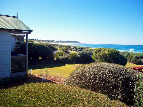 Blue Lagoon Beach Resort - Accommodation Main Beach 34