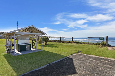 Blue Lagoon Beach Resort - Accommodation Main Beach 8