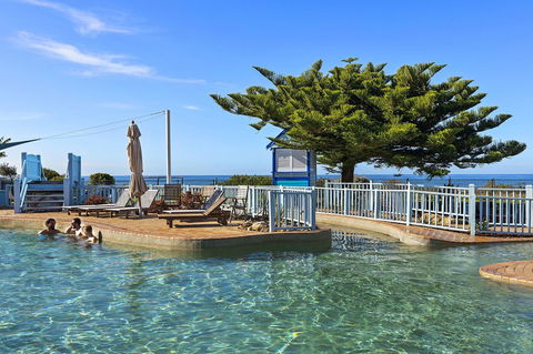 Blue Lagoon Beach Resort - Accommodation Main Beach 4