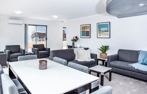 DD Apartments On Darling Harbour - Accommodation Main Beach 10