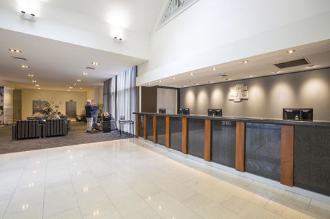 Holiday Inn Sydney Potts Point - Accommodation Main Beach 1