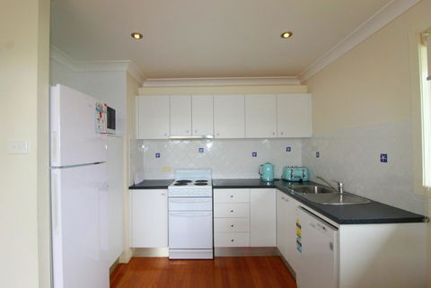 Anglesea, 17 Hodgson Street - Accommodation Main Beach 3