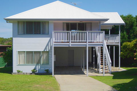 Anglesea, 17 Hodgson Street - Accommodation Main Beach 0