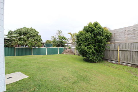 Anglesea, 17 Hodgson Street - Accommodation Main Beach 12