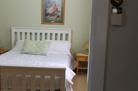 Boot Makers Cottage - Accommodation Main Beach 13