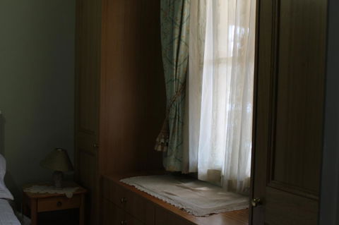 Boot Makers Cottage - Accommodation Main Beach 12