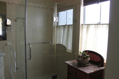 Boot Makers Cottage - Accommodation Main Beach 16