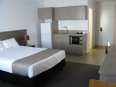 Adelong Motel - Accommodation Main Beach 8
