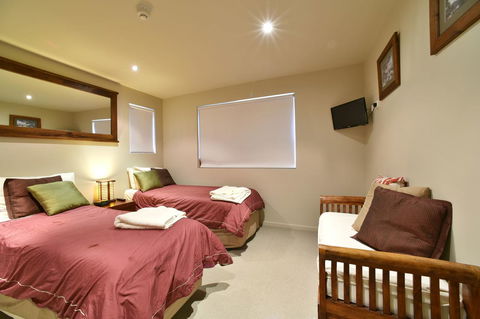 Snowstream 4 - Accommodation Main Beach 3