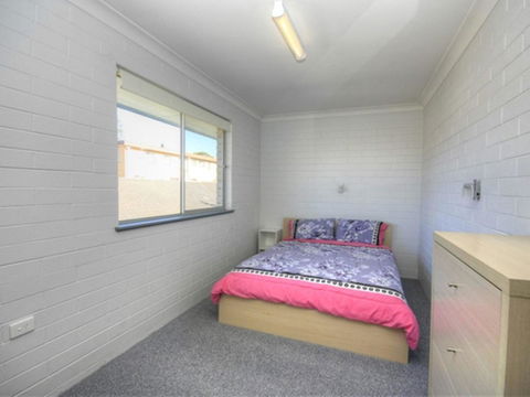 45 Wharf Street - Whole House - Accommodation Main Beach 9