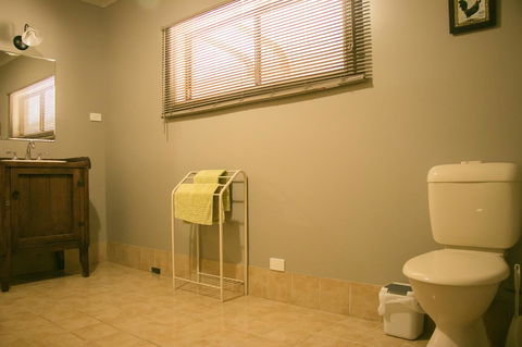 Ironstone Estate Lovedale - Accommodation Main Beach 9