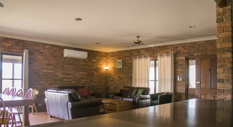 Ironstone Estate Lovedale - Accommodation Main Beach 17