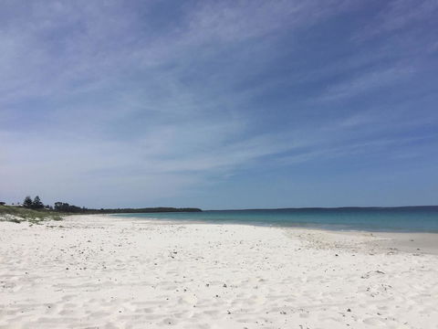 Hayes Beach House I Award Winner I 4 Mins To Beach - Accommodation Main Beach 23