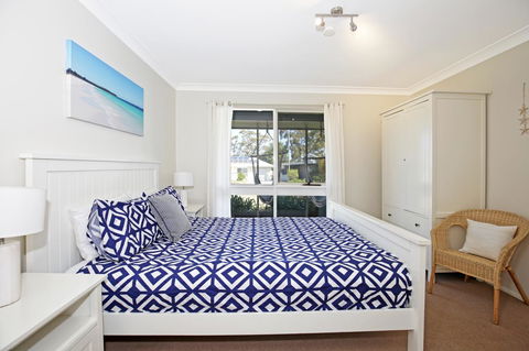 Hayes Beach House I Award Winner I 4 Mins To Beach - Accommodation Main Beach 3