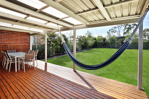 Hayes Beach House I Award Winner I 4 Mins To Beach - Accommodation Main Beach 6