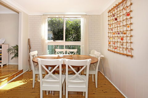 Hayes Beach House I Award Winner I 4 Mins To Beach - Accommodation Main Beach 13