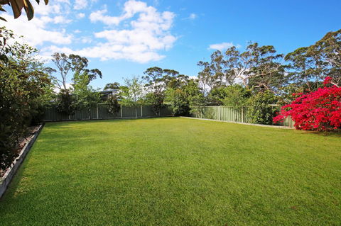 Hayes Beach House I Award Winner I 4 Mins To Beach - Accommodation Main Beach 21