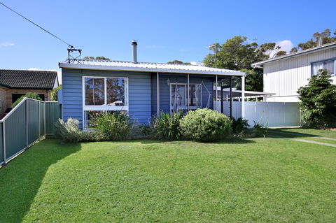 Hayes Beach House I Award Winner I 4 Mins To Beach - Accommodation Main Beach 19