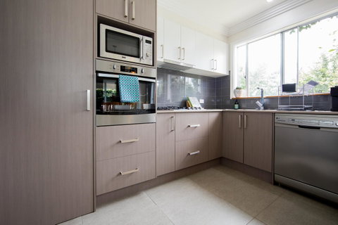 Armidale Cottage - House 2 - Accommodation Main Beach 15