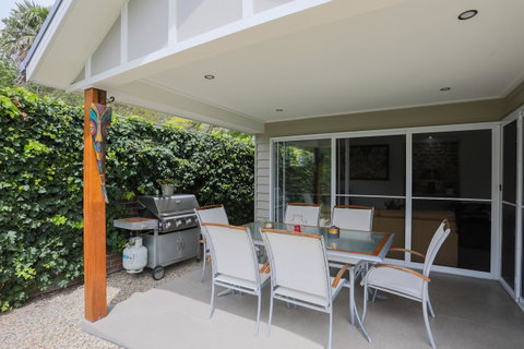 Armidale Cottage - House 2 - Accommodation Main Beach 6