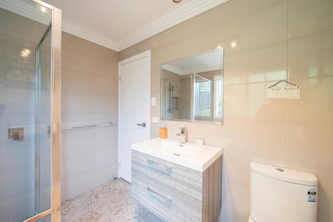 Armidale Cottage - House 2 - Accommodation Main Beach 29
