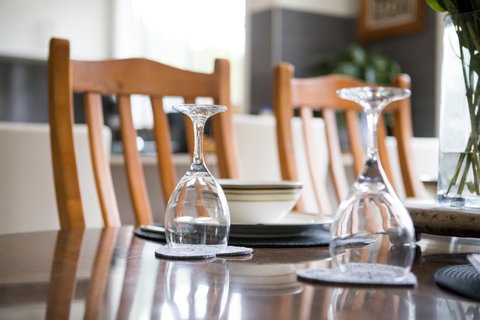 Armidale Cottage - House 2 - Accommodation Main Beach 11