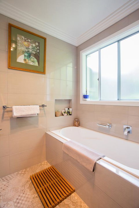 Armidale Cottage - House 2 - Accommodation Main Beach 26