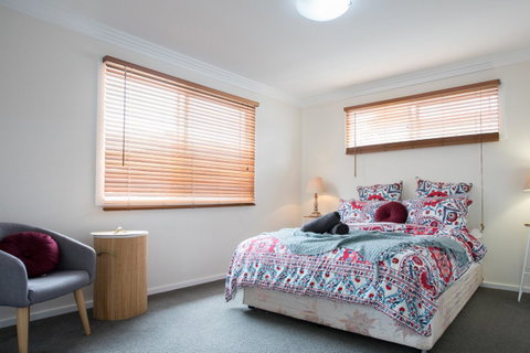 Armidale Cottage - House 2 - Accommodation Main Beach 31
