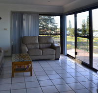 Oxley 8 at Tuncurry - Accommodation Main Beach
