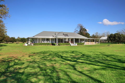 Terara Riverside Retreat - Accommodation Main Beach 23