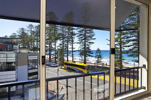Manly Paradise Motel & Apartments - Accommodation Main Beach 4
