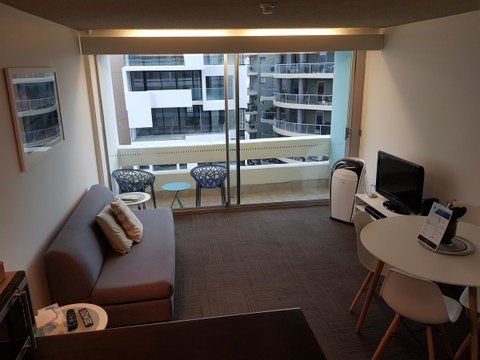 Manly Central Executive - Accommodation Main Beach 6
