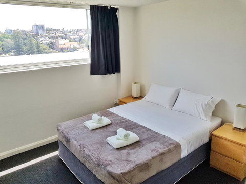 Manly Central Executive - Accommodation Main Beach 13