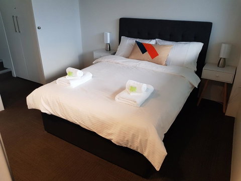 Manly Central Executive - Accommodation Main Beach 14