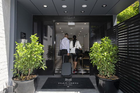 Holiday Inn & Suites - Parramatta Marsden Street, An IHG Hotel - Accommodation Main Beach 12