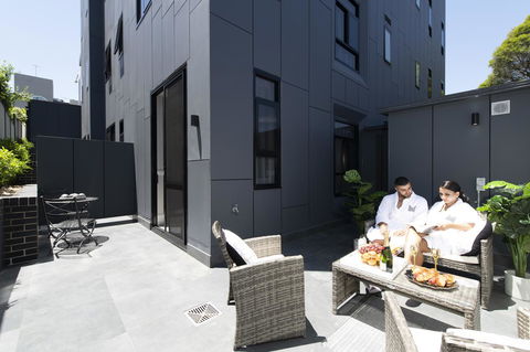 Holiday Inn & Suites - Parramatta Marsden Street, An IHG Hotel - Accommodation Main Beach 3