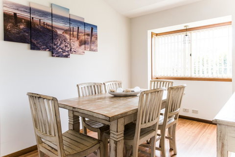 Ambience - Accommodation Main Beach 5