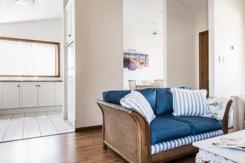 Ambience - Accommodation Main Beach 8