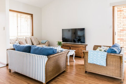 Ambience - Accommodation Main Beach 6