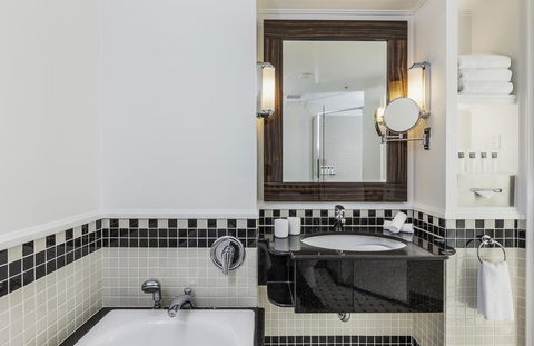 Swissotel Sydney - Accommodation Main Beach 28
